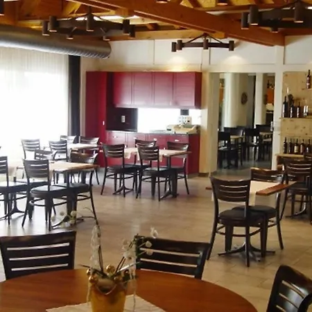Sportcenter Fuenf Doerfer Ag מלון