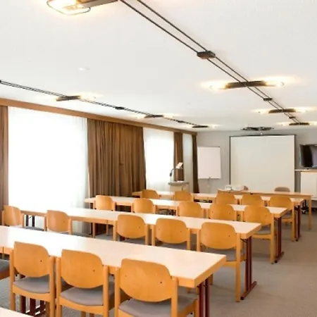 Sportcenter Fuenf Doerfer Ag מלון 3*